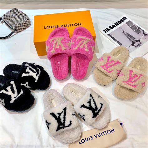 louis vuitton slippers fluffy.